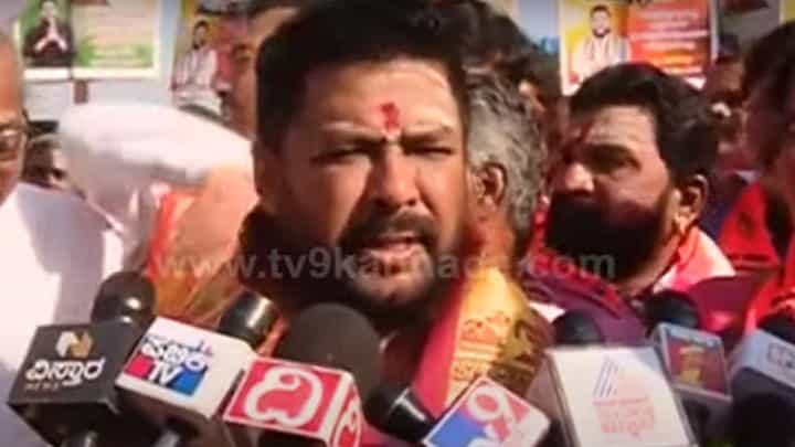 Ballari | ಸಿದ್ದರಾಮಯ್ಯನವರನ್ನು ಮುಗಿಸಬೇಕೆಂದು ಹೇಳುವ ಅಶ್ವಥ್ ನಾರಾಯಣ ಒಬ್ಬ ಅವಿವೇಕಿ: ಬಿ ನಾಗೇಂದ್ರ, ಬಳ್ಳಾರಿ ಶಾಸಕ Ballari | ಸಿದ್ದರಾಮಯ್ಯನವರನ್ನು ಮುಗಿಸಬೇಕೆಂದು ಹೇಳುವ ಅಶ್ವಥ್ ನಾರಾಯಣ ಒಬ್ಬ ಅವಿವೇಕಿ: ಬಿ ನಾಗೇಂದ್ರ, ಬಳ್ಳಾರಿ ಶಾಸಕ