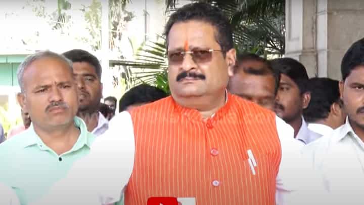 ಸಿಟಿ ರವಿಯನ್ನು ಸಮರ್ಥಿಸಿಕೊಳ್ಳುತ್ತೇನೆ, ಆದರೆ ಗುಡಿಯೊಳಗೆ ಹೋದ ವಿಡಿಯೋ ವೈರಲ್ ಮಾಡಿದರೆ ಬೇರೆ ಹೇಳಿಕೆ ನೀಡುತ್ತೇನೆ! ಬಸನಗೌಡ ಯತ್ನಾಳ್ ಸಿಟಿ ರವಿಯನ್ನು ಸಮರ್ಥಿಸಿಕೊಳ್ಳುತ್ತೇನೆ, ಆದರೆ ಗುಡಿಯೊಳಗೆ ಹೋದ ವಿಡಿಯೋ ವೈರಲ್ ಮಾಡಿದರೆ ಬೇರೆ ಹೇಳಿಕೆ ನೀಡುತ್ತೇನೆ! ಬಸನಗೌಡ ಯತ್ನಾಳ್