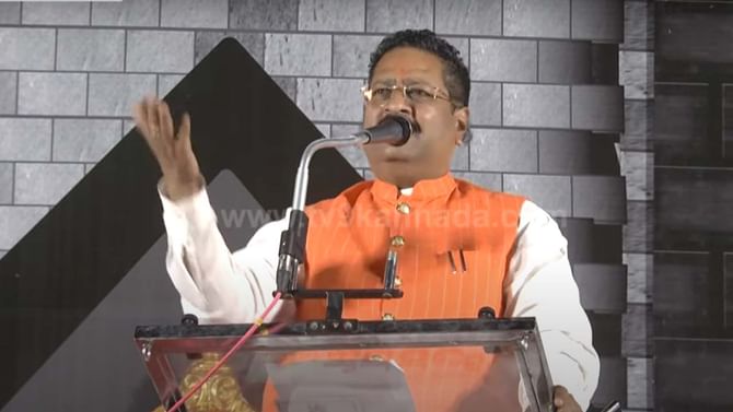 Yatnal at it again: ನಾ ಹಿಂದೂ ಆದರೆ ಹಿಂದೂತ್ವ ಒಪ್ಪಲ್ಲ ಅಂತ ಹೇಳಿದರೆ ಅಪ್ಪನಿಗೆ ಹುಟ್ಟಿದ್ದೇನೆ ಆದರೆ ಖಾತ್ರಿಯಿಲ್ಲ ಎಂದರ್ಥ: ಬಸನಗೌಡ ಯತ್ನಾಳ್ Yatnal at it again: ನಾ ಹಿಂದೂ ಆದರೆ ಹಿಂದೂತ್ವ ಒಪ್ಪಲ್ಲ ಅಂತ ಹೇಳಿದರೆ ಅಪ್ಪನಿಗೆ ಹುಟ್ಟಿದ್ದೇನೆ ಆದರೆ ಖಾತ್ರಿಯಿಲ್ಲ ಎಂದರ್ಥ: ಬಸನಗೌಡ ಯತ್ನಾಳ್