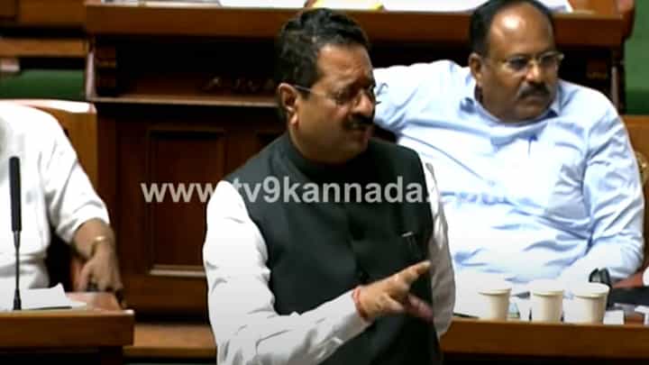 ವೈಯಕ್ತಿಕವಾಗಿ ಬಿಎಸ್ ಯಡಿಯೂರಪ್ಪ ಜೊತೆ ವೈಮನಸ್ಸಿದ್ದರೂ ಅವರು ನಮ್ಮ ಧೀಮಂತ ನಾಯಕರು: ಬಸನಗೌಡ ಪಾಟೀಲ್ ಯತ್ನಾಳ್ ವೈಯಕ್ತಿಕವಾಗಿ ಬಿಎಸ್ ಯಡಿಯೂರಪ್ಪ ಜೊತೆ ವೈಮನಸ್ಸಿದ್ದರೂ ಅವರು ನಮ್ಮ ಧೀಮಂತ ನಾಯಕರು: ಬಸನಗೌಡ ಪಾಟೀಲ್ ಯತ್ನಾಳ್