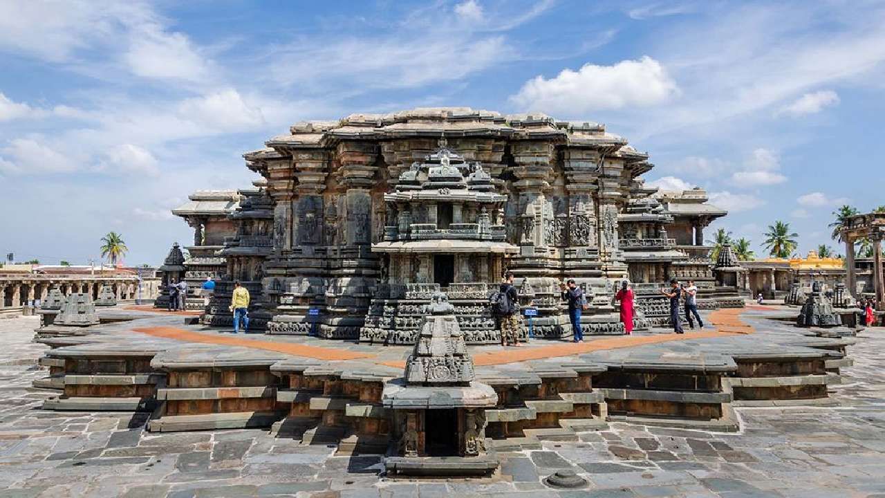 ಬೇಲೂರು ದೇವಸ್ಥಾನವನ್ನು ಯುನೆಸ್ಕೋ ಶಾಶ್ವತ ಪಟ್ಟಿಗೆ ಸೇರಿಸಲು ದಾಖಲೆ ಸಲ್ಲಿಸಿದ ಕರ್ನಾಟಕ ಸರ್ಕಾರ: ಸಿಎಂ ಬೊಮ್ಮಾಯಿ ಮಾಹಿತಿ ಬೇಲೂರು ದೇವಸ್ಥಾನವನ್ನು ಯುನೆಸ್ಕೋ ಶಾಶ್ವತ ಪಟ್ಟಿಗೆ ಸೇರಿಸಲು ದಾಖಲೆ ಸಲ್ಲಿಸಿದ ಕರ್ನಾಟಕ ಸರ್ಕಾರ: ಸಿಎಂ ಬೊಮ್ಮಾಯಿ ಮಾಹಿತಿ