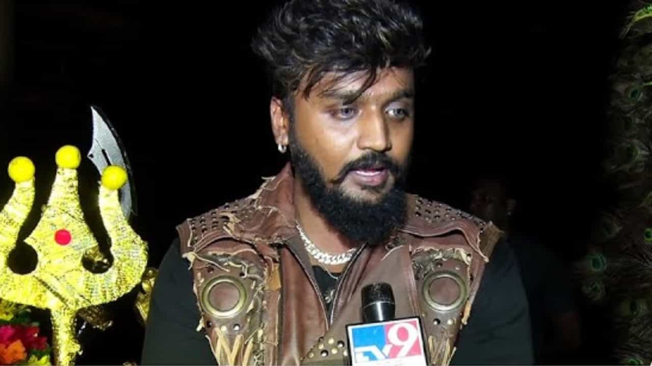 ‘ವಾಮನ’ ಅವತಾರದ ಬಗ್ಗೆ ನಟ ಧನ್ವೀರ್ ಮಾತು; ಮಾಸ್ ಆಗಿ ಬರ್ತಿದೆ ಸಿನಿಮಾ ‘ವಾಮನ’ ಅವತಾರದ ಬಗ್ಗೆ ನಟ ಧನ್ವೀರ್ ಮಾತು; ಮಾಸ್ ಆಗಿ ಬರ್ತಿದೆ ಸಿನಿಮಾ