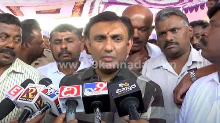 ಪ್ರಧಾನಿ ನರೇಂದ್ರ ಮೋದಿ ವಿಶ್ವದ ಮಹಾನ್ ನಾಯಕ; ಅವರನ್ನು ರಾಜ್ಯಕ್ಕೆ ಪದೇಪದೆ ಕರೆ ತರುವುದು ನಮಗೆ ಹೆಮ್ಮೆಯ ವಿಷಯವಾಗಿದೆ: ಡಾ ಕೆ ಸುಧಾಕರ್ ಪ್ರಧಾನಿ ನರೇಂದ್ರ ಮೋದಿ ವಿಶ್ವದ ಮಹಾನ್ ನಾಯಕ; ಅವರನ್ನು ರಾಜ್ಯಕ್ಕೆ ಪದೇಪದೆ ಕರೆ ತರುವುದು ನಮಗೆ ಹೆಮ್ಮೆಯ ವಿಷಯವಾಗಿದೆ: ಡಾ ಕೆ ಸುಧಾಕರ್