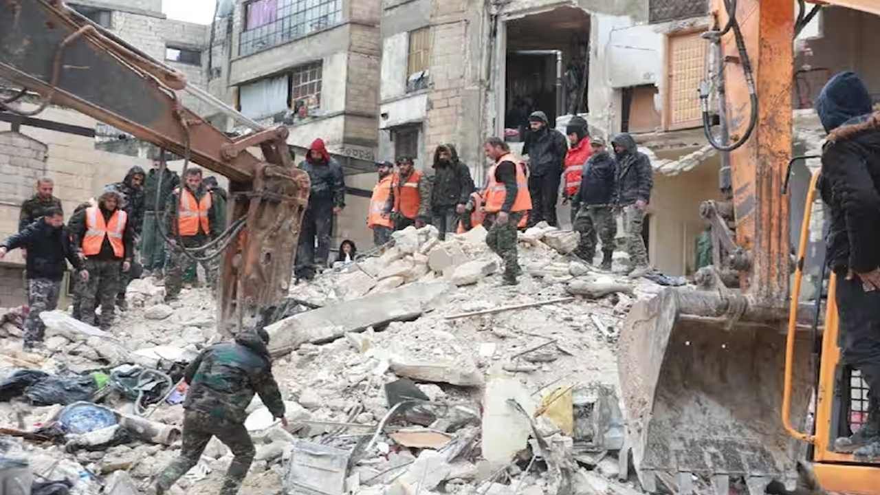 Turkey Earthquake: ಟರ್ಕಿಯಲ್ಲಿ ಎರಡು ದಿನಗಳಲ್ಲಿ 4ನೇ ಬಾರಿಗೆ ಕಂಪಿಸಿದ ಭೂಮಿ, 5.6 ತೀವ್ರತೆ ದಾಖಲು Turkey Earthquake: ಟರ್ಕಿಯಲ್ಲಿ ಎರಡು ದಿನಗಳಲ್ಲಿ 4ನೇ ಬಾರಿಗೆ ಕಂಪಿಸಿದ ಭೂಮಿ, 5.6 ತೀವ್ರತೆ ದಾಖಲು