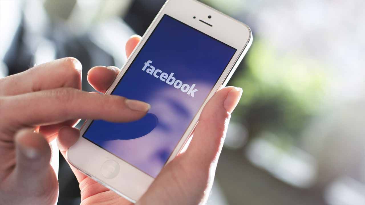 Tech Tips: ನಿಮ್ಮ ಫೇಸ್ಬುಕ್ನಲ್ಲಿರುವ ಫೋಟೋ, ವಿಡಿಯೋಗಳನ್ನು ಗೂಗಲ್ ಫೋಟೋಸ್ಗೆ ವರ್ಗಾಹಿಸಬೇಕೇ?: ಇಲ್ಲಿದೆ ಟ್ರಿಕ್ Tech Tips: ನಿಮ್ಮ ಫೇಸ್ಬುಕ್ನಲ್ಲಿರುವ ಫೋಟೋ, ವಿಡಿಯೋಗಳನ್ನು ಗೂಗಲ್ ಫೋಟೋಸ್ಗೆ ವರ್ಗಾಹಿಸಬೇಕೇ?: ಇಲ್ಲಿದೆ ಟ್ರಿಕ್