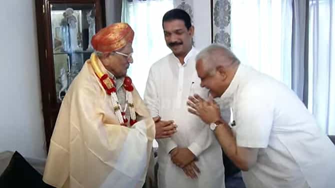 Padma Vibhushan Awardee SM Krishna: ಹಿರಿಯ ಮುತ್ಸದ್ದಿ ನಿವಾಸಕ್ಕೆ ಭೇಟಿ ನೀಡಿ ಸತ್ಕರಿಸಿದ ನಳಿನ್ ಕುಮಾರ್ ಕಟೀಲ್ ಮತ್ತು ಬಿಎಲ್ ಸಂತೋಷ್
