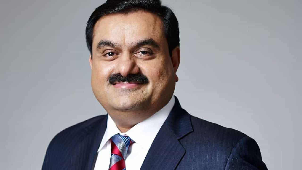 Bloomberg Billionaires Index: ಜಾಗತಿಕ ಶ್ರೀಮಂತರ ಪಟ್ಟಿಯಲ್ಲಿ ಮತ್ತಷ್ಟು ಕುಸಿತ ಕಂಡ ಗೌತಮ್ ಅದಾನಿ, ಅಂಬಾನಿ ಆಸ್ತಿ ಮೌಲ್ಯದಲ್ಲೂ ಕುಸಿತ Bloomberg Billionaires Index: ಜಾಗತಿಕ ಶ್ರೀಮಂತರ ಪಟ್ಟಿಯಲ್ಲಿ ಮತ್ತಷ್ಟು ಕುಸಿತ ಕಂಡ ಗೌತಮ್ ಅದಾನಿ, ಅಂಬಾನಿ ಆಸ್ತಿ ಮೌಲ್ಯದಲ್ಲೂ ಕುಸಿತ