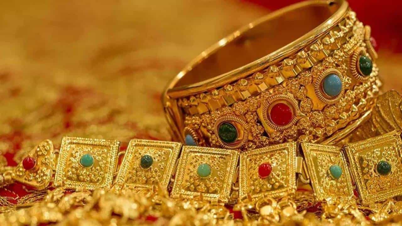 Gold Price Today: ಚಿನ್ನದ ದರ ಮತ್ತೆ ಏರಿಕೆ; ಪ್ರಮುಖ ನಗರಗಳ ದರ ವಿವರ ಇಲ್ಲಿದೆ Gold Price Today: ಚಿನ್ನದ ದರ ಮತ್ತೆ ಏರಿಕೆ; ಪ್ರಮುಖ ನಗರಗಳ ದರ ವಿವರ ಇಲ್ಲಿದೆ