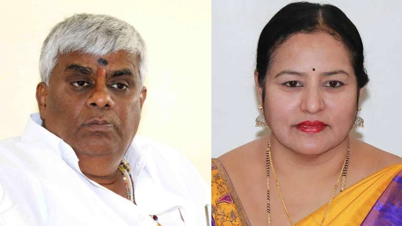 ಹಾಸನ ಜೆಡಿಎಸ್ ಪ್ರಚಾರ ಪುಸ್ತಕದಲ್ಲಿ ಭವಾನಿ ರೇವಣ್ಣ ಫೋಟೊ; ಹೆಚ್ಡಿ ರೇವಣ್ಣ ಹೇಳಿದ್ದೇನು? ಹಾಸನ ಜೆಡಿಎಸ್ ಪ್ರಚಾರ ಪುಸ್ತಕದಲ್ಲಿ ಭವಾನಿ ರೇವಣ್ಣ ಫೋಟೊ; ಹೆಚ್ಡಿ ರೇವಣ್ಣ ಹೇಳಿದ್ದೇನು?