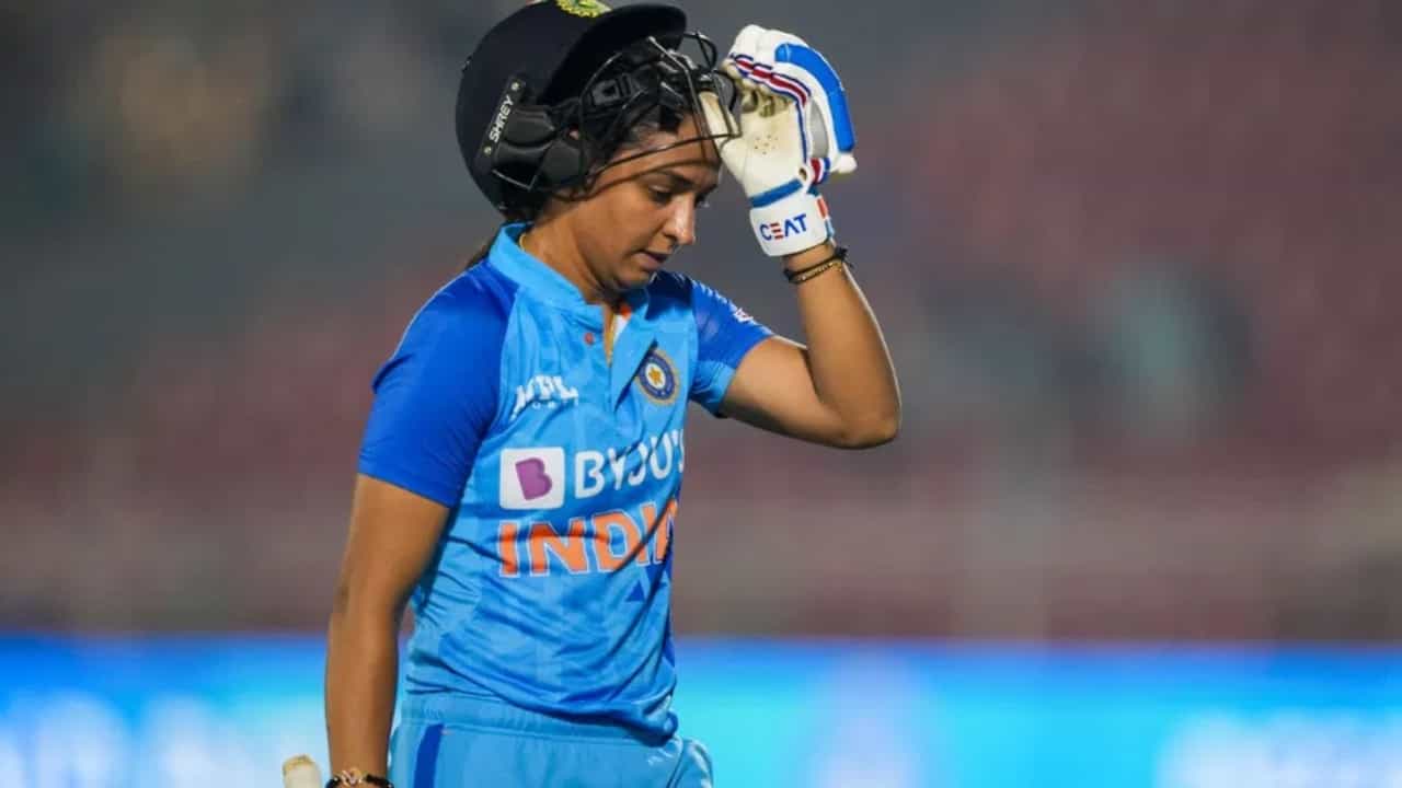 ಕಳಪೆ ಫೀಲ್ಡಿಂಗ್, ಅಗ್ರ ಕ್ರಮಾಂಕ ವಿಫಲ, ಆ 2 ವಿಕೆಟ್; ಭಾರತದ ಸೋಲಿಗೆ ಪ್ರಮುಖ 5 ಕಾರಣಗಳಿವು ಕಳಪೆ ಫೀಲ್ಡಿಂಗ್, ಅಗ್ರ ಕ್ರಮಾಂಕ ವಿಫಲ, ಆ 2 ವಿಕೆಟ್; ಭಾರತದ ಸೋಲಿಗೆ ಪ್ರಮುಖ 5 ಕಾರಣಗಳಿವು