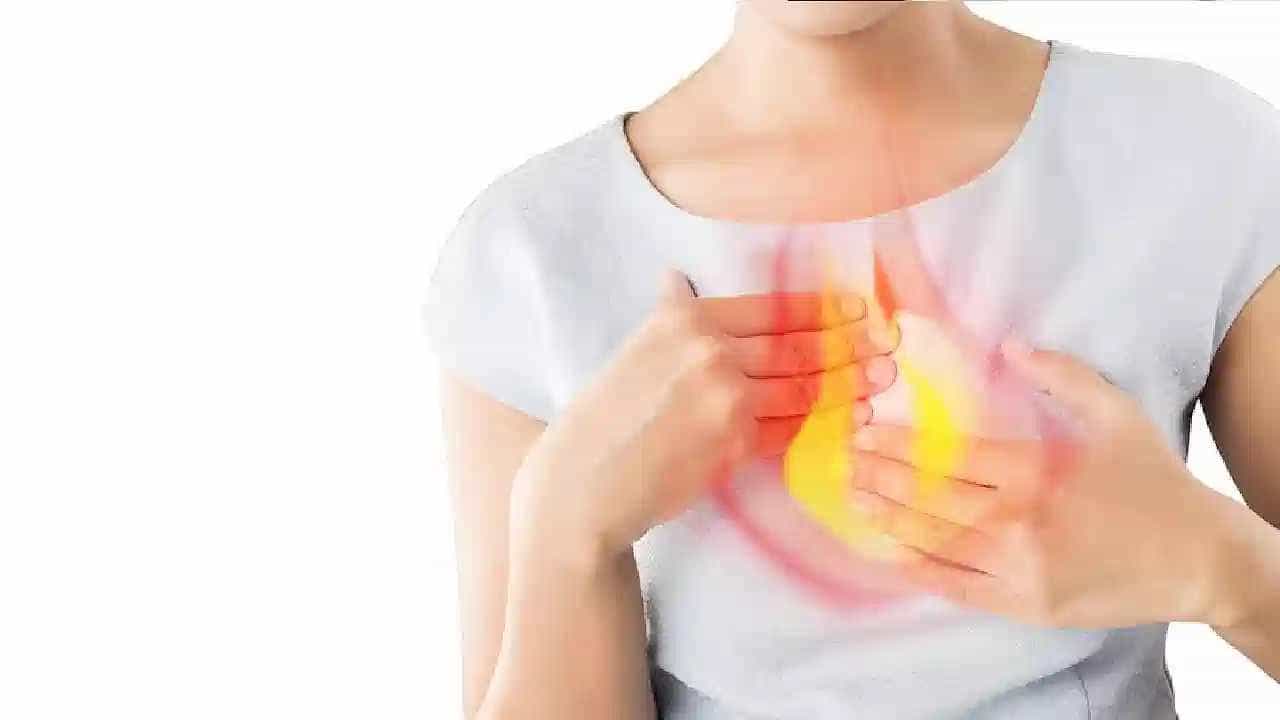 Heartburn: ಏನಾದ್ರೂ ತಿಂದ ತಕ್ಷಣ ನಿಮಗೆ ಎದೆಯುರಿ ಅನುಭವವಾಗುತ್ತಾ, ನಿವಾರಣೆಗೆ ಸುಲಭ ಸಲಹೆಗಳು ಇಲ್ಲಿವೆ Heartburn: ಏನಾದ್ರೂ ತಿಂದ ತಕ್ಷಣ ನಿಮಗೆ ಎದೆಯುರಿ ಅನುಭವವಾಗುತ್ತಾ, ನಿವಾರಣೆಗೆ ಸುಲಭ ಸಲಹೆಗಳು ಇಲ್ಲಿವೆ