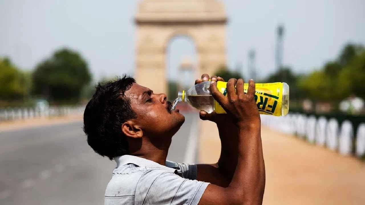 Heat Wave: ವಿವಿಧ ರಾಜ್ಯಗಳಲ್ಲಿ ಶಾಖದ ಅಲೆಯ ಎಚ್ಚರಿಕೆ, ಗರಿಷ್ಠ ಉಷ್ಣಾಂಶ 3-5 ಡಿಗ್ರಿಗಳಷ್ಟು ಹೆಚ್ಚಳ ಸಾಧ್ಯತೆ Heat Wave: ವಿವಿಧ ರಾಜ್ಯಗಳಲ್ಲಿ ಶಾಖದ ಅಲೆಯ ಎಚ್ಚರಿಕೆ, ಗರಿಷ್ಠ ಉಷ್ಣಾಂಶ 3-5 ಡಿಗ್ರಿಗಳಷ್ಟು ಹೆಚ್ಚಳ ಸಾಧ್ಯತೆ