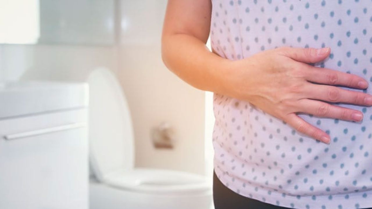 Home remedies: ಮಲಬದ್ಧತೆಯ ಸಮಸ್ಯೆಯಿಂದ ಬಳಲುತ್ತಿದ್ದೀರಾ? ಇಲ್ಲಿದೆ ನೈಸರ್ಗಿಕ ಮನೆಮದ್ದು Home remedies: ಮಲಬದ್ಧತೆಯ ಸಮಸ್ಯೆಯಿಂದ ಬಳಲುತ್ತಿದ್ದೀರಾ? ಇಲ್ಲಿದೆ ನೈಸರ್ಗಿಕ ಮನೆಮದ್ದು