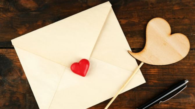 Valentines Day 2023: ಆಧುನಿಕ ಕಾಲದಲ್ಲೂ ಪ್ರೇಮ ಪತ್ರ ಬರೆಯುವುದು ಹೇಗೆ? ಇಂದು ಪ್ರೀತಿ ಹೃದಯಗಳಿಗೆ ಹಬ್ಬದ ಸಂಭ್ರಮ Valentines Day 2023: ಆಧುನಿಕ ಕಾಲದಲ್ಲೂ ಪ್ರೇಮ ಪತ್ರ ಬರೆಯುವುದು ಹೇಗೆ? ಇಂದು ಪ್ರೀತಿ ಹೃದಯಗಳಿಗೆ ಹಬ್ಬದ ಸಂಭ್ರಮ