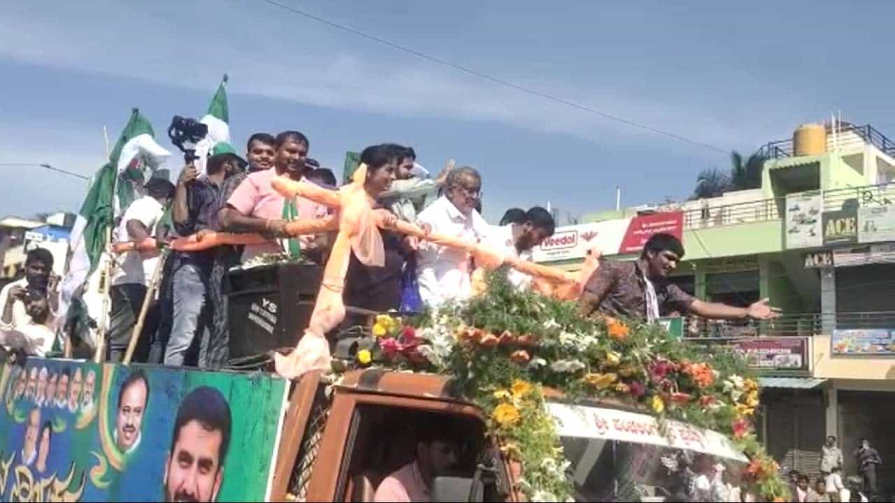 ಟೀಕಿಸಿದವರಿಗೆ ಜೆಡಿಎಸ್ ಸಮಾವೇಶದಲ್ಲಿ ಸೇರಿದ ಒಂದು ಲಕ್ಷ ಜನರೇ ಉತ್ತರ: ಜಿ.ಟಿ.ದೇವೇಗೌಡ ಟೀಕಿಸಿದವರಿಗೆ ಜೆಡಿಎಸ್ ಸಮಾವೇಶದಲ್ಲಿ ಸೇರಿದ ಒಂದು ಲಕ್ಷ ಜನರೇ ಉತ್ತರ: ಜಿ.ಟಿ.ದೇವೇಗೌಡ