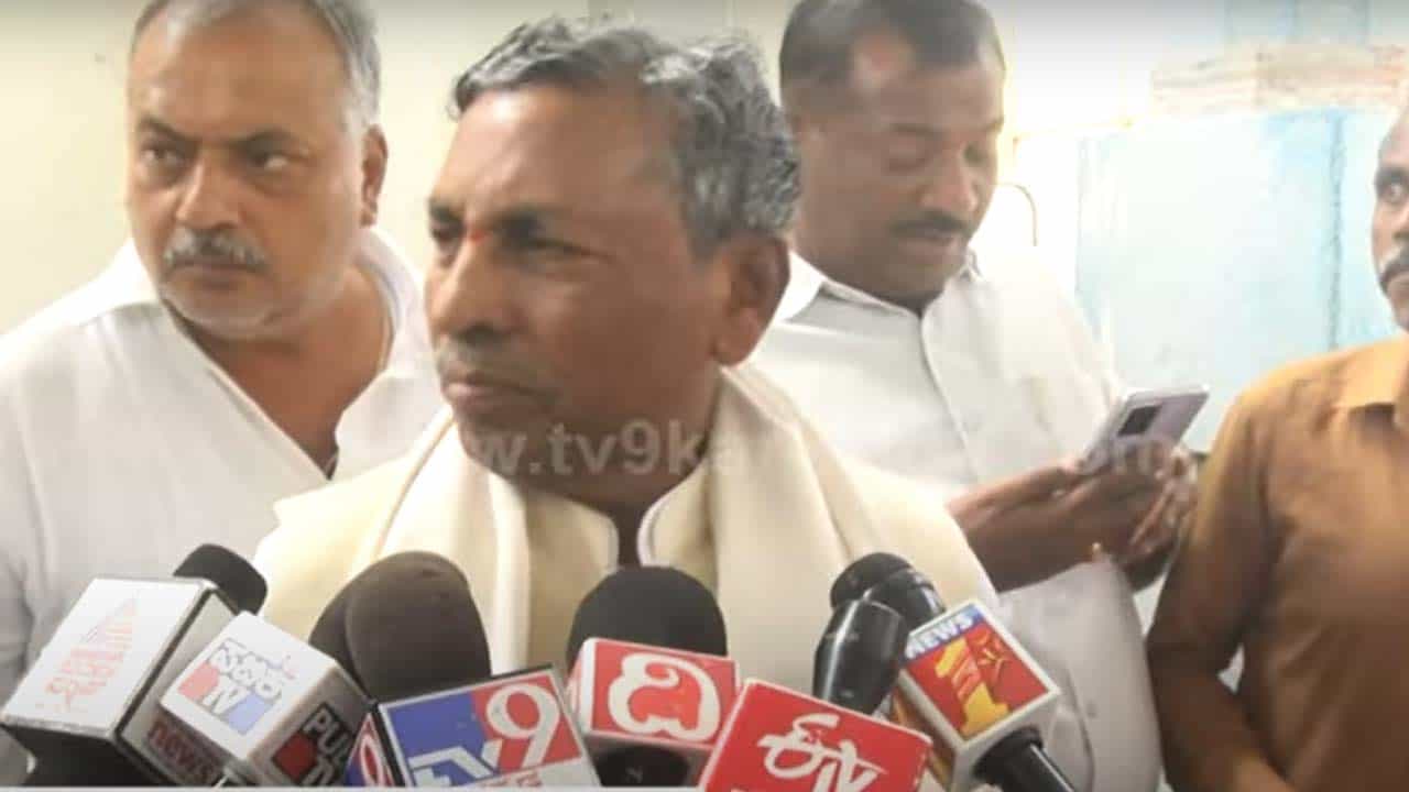 Assembly Polls: ಸಿದ್ದರಾಮಯ್ಯ ಮತ್ತು ಮುನಿಯಪ್ಪ ನಡುವಿನ ಮುನಿಸಿಗೆ ಡಿಕೆ ಶಿವಕುಮಾರ್ ತೇಪೆ ಹಾಕುವಲ್ಲಿ ಸಫಲರಾದರೇ? Assembly Polls: ಸಿದ್ದರಾಮಯ್ಯ ಮತ್ತು ಮುನಿಯಪ್ಪ ನಡುವಿನ ಮುನಿಸಿಗೆ ಡಿಕೆ ಶಿವಕುಮಾರ್ ತೇಪೆ ಹಾಕುವಲ್ಲಿ ಸಫಲರಾದರೇ?