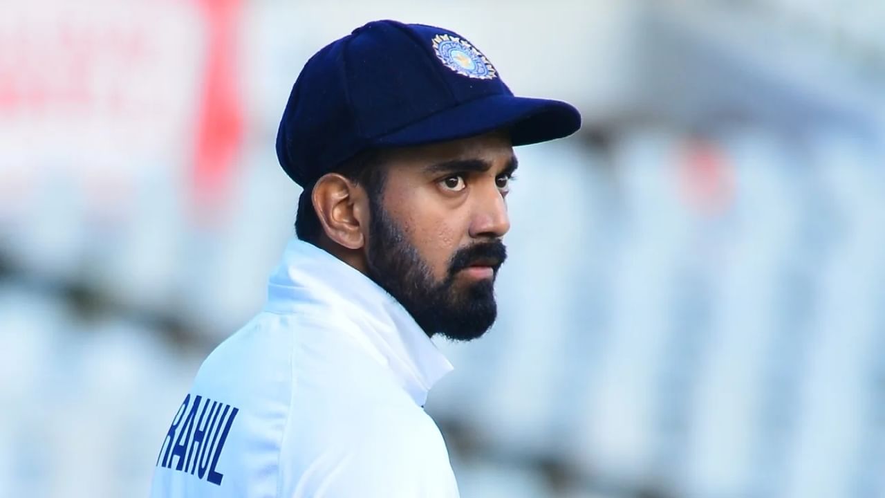 ಭಾರತ-ಆಸ್ಟ್ರೇಲಿಯಾ ನಡುವಣ 2ನೇ ಟೆಸ್ಟ್ ಪಂದ್ಯಕ್ಕಾಗಿ ವೇದಿಕೆ ಸಿದ್ಧವಾಗಿದೆ. ಫೆಬ್ರವರಿ 17 ರಿಂದ ಶುರುವಾಗಲಿರುವ ಈ ಪಂದ್ಯಕ್ಕೆ ದೆಹಲಿಯ ಅರುಣ್ ಜೇಟ್ಲಿ ಸ್ಟೇಡಿಯಂ ಆತಿಥ್ಯವಹಿಸಲಿದೆ. ವಿಶೇಷ ಎಂದರೆ ಈ ಪಂದ್ಯದಲ್ಲಿ ಟೀಮ್ ಇಂಡಿಯಾದ ಉಪನಾಯಕ ಕೆಎಲ್ ರಾಹುಲ್ ಅವರ ಭವಿಷ್ಯ ಕೂಡ ನಿರ್ಧಾರವಾಗಲಿದೆ.