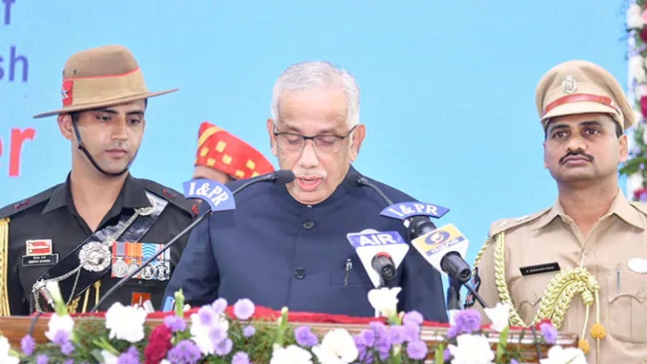 Andhra Governor: ಆಂಧ್ರ ರಾಜ್ಯಪಾಲರಾಗಿ ಪ್ರಮಾಣ ವಚನ ಸ್ವೀಕರಿಸಿದ ಕನ್ನಡಿಗ, ನಿವೃತ್ತ ನ್ಯಾ. ಅಬ್ದುಲ್ ನಜೀರ್ Andhra Governor: ಆಂಧ್ರ ರಾಜ್ಯಪಾಲರಾಗಿ ಪ್ರಮಾಣ ವಚನ ಸ್ವೀಕರಿಸಿದ ಕನ್ನಡಿಗ, ನಿವೃತ್ತ ನ್ಯಾ. ಅಬ್ದುಲ್ ನಜೀರ್