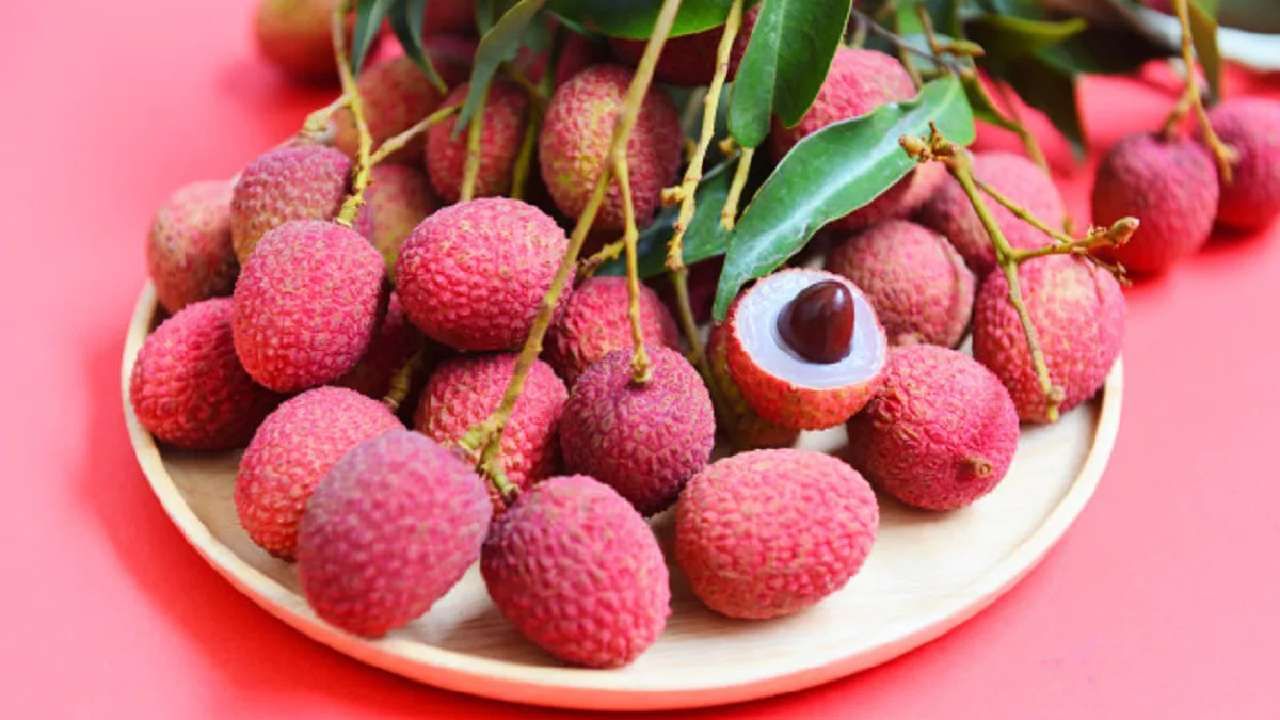 Lychee Benefits Eat litchi in summer Here are its health benefits of Lychee in kannada
