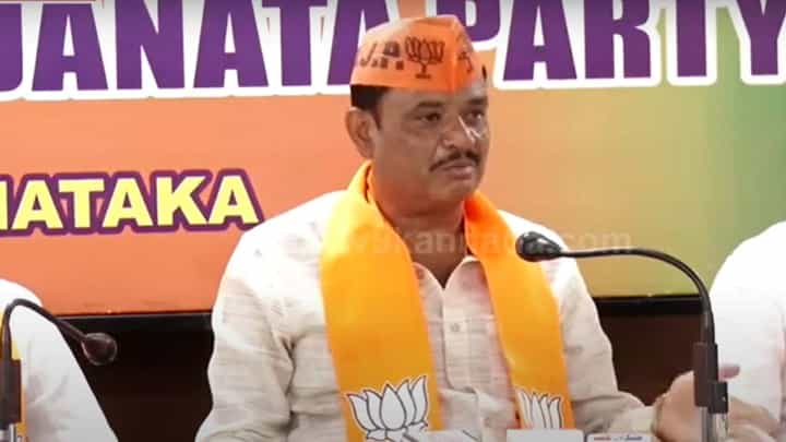 ಬಿಜೆಪಿಯ ಒಬ್ಬೇಒಬ್ಬ ಕಾರ್ಯಕರ್ತ ಕಾಂಗ್ರೆಸ್ ಸೇರಲ್ಲ, ಸಿದ್ದರಾಮಯ್ಯ ಬರೀ ಬೊಗಳೆ ಬಿಡುತ್ತಾರೆ: ಮುನಿರತ್ನ ನಾಯ್ಡು, ಸಚಿವ ಬಿಜೆಪಿಯ ಒಬ್ಬೇಒಬ್ಬ ಕಾರ್ಯಕರ್ತ ಕಾಂಗ್ರೆಸ್ ಸೇರಲ್ಲ, ಸಿದ್ದರಾಮಯ್ಯ ಬರೀ ಬೊಗಳೆ ಬಿಡುತ್ತಾರೆ: ಮುನಿರತ್ನ ನಾಯ್ಡು, ಸಚಿವ