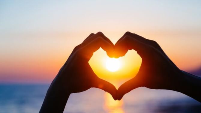 Valentine's Day 2023: ನನ್ನೊಳವ ನಾವಿಕನೆ, ನನ್ನೀ ಬದುಕಿನ ಆರಂಭ ನಿನ್ನೊಂದಿಗೆ Valentine's Day 2023: ನನ್ನೊಳವ ನಾವಿಕನೆ, ನನ್ನೀ ಬದುಕಿನ ಆರಂಭ ನಿನ್ನೊಂದಿಗೆ