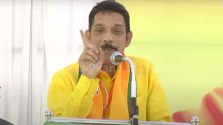 ಲಸಿಕೆ ಹಾಕಿಸಿಕೊಂಡರೆ ಮಕ್ಕಳಾಗಲ್ಲ ಅಂತ ಸಿದ್ದರಾಮಯ್ಯ ಸಲಹೆ ನೀಡಿದ್ದಕ್ಕೆ ರಾಹುಲ್ ಗಾಂಧಿ ಮದುವೆಯಾಗಿಲ್ಲ: ನಳಿನ್ ಕುಮಾರ್ ಕಟೀಲ್ ಲಸಿಕೆ ಹಾಕಿಸಿಕೊಂಡರೆ ಮಕ್ಕಳಾಗಲ್ಲ ಅಂತ ಸಿದ್ದರಾಮಯ್ಯ ಸಲಹೆ ನೀಡಿದ್ದಕ್ಕೆ ರಾಹುಲ್ ಗಾಂಧಿ ಮದುವೆಯಾಗಿಲ್ಲ: ನಳಿನ್ ಕುಮಾರ್ ಕಟೀಲ್
