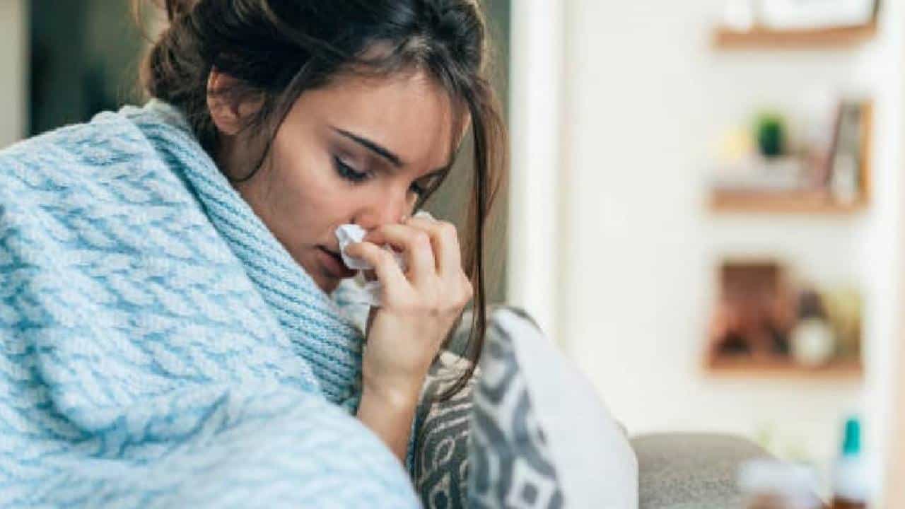 Winter Health: ಚಳಿಗಾಲದಲ್ಲಿ ಸೋಂಕಿನಿಂದ ರಕ್ಷಿಸಿಕೊಳ್ಳಲು ಈ 4 ಅಭ್ಯಾಸಗಳನ್ನು ರೂಢಿಸಿಕೊಳ್ಳಿ Winter Health: ಚಳಿಗಾಲದಲ್ಲಿ ಸೋಂಕಿನಿಂದ ರಕ್ಷಿಸಿಕೊಳ್ಳಲು ಈ 4 ಅಭ್ಯಾಸಗಳನ್ನು ರೂಢಿಸಿಕೊಳ್ಳಿ