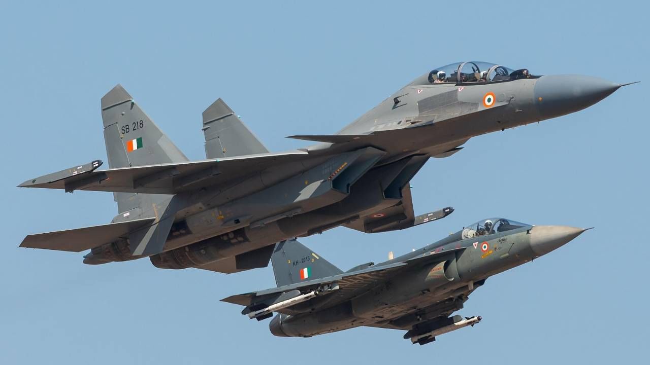 Fixed wing Aircraft Tejas: ಏರ್ ಶೋನ ಇಂಡಿಯಾ ಪೆವಿಲಿಯನ್ನಲ್ಲಿ ಸ್ಥಿರ-ವಿಂಗ್ ವಿಮಾನಗಳ ಆರ್ಭಟ! Fixed wing Aircraft Tejas: ಏರ್ ಶೋನ ಇಂಡಿಯಾ ಪೆವಿಲಿಯನ್ನಲ್ಲಿ ಸ್ಥಿರ-ವಿಂಗ್ ವಿಮಾನಗಳ ಆರ್ಭಟ!