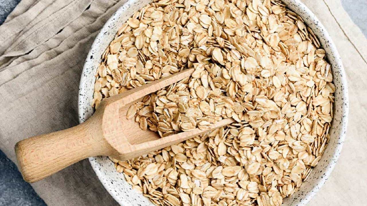 Oatmeal for Diabetics: ಓಟ್ಸ್ ಸೇವನೆ ಮಧುಮೇಹಿಗಳಿಗೆ ಎಷ್ಟು ಉತ್ತಮ? ತಜ್ಞರು ಹೇಳುವುದೇನು? Oatmeal for Diabetics: ಓಟ್ಸ್ ಸೇವನೆ ಮಧುಮೇಹಿಗಳಿಗೆ ಎಷ್ಟು ಉತ್ತಮ? ತಜ್ಞರು ಹೇಳುವುದೇನು?