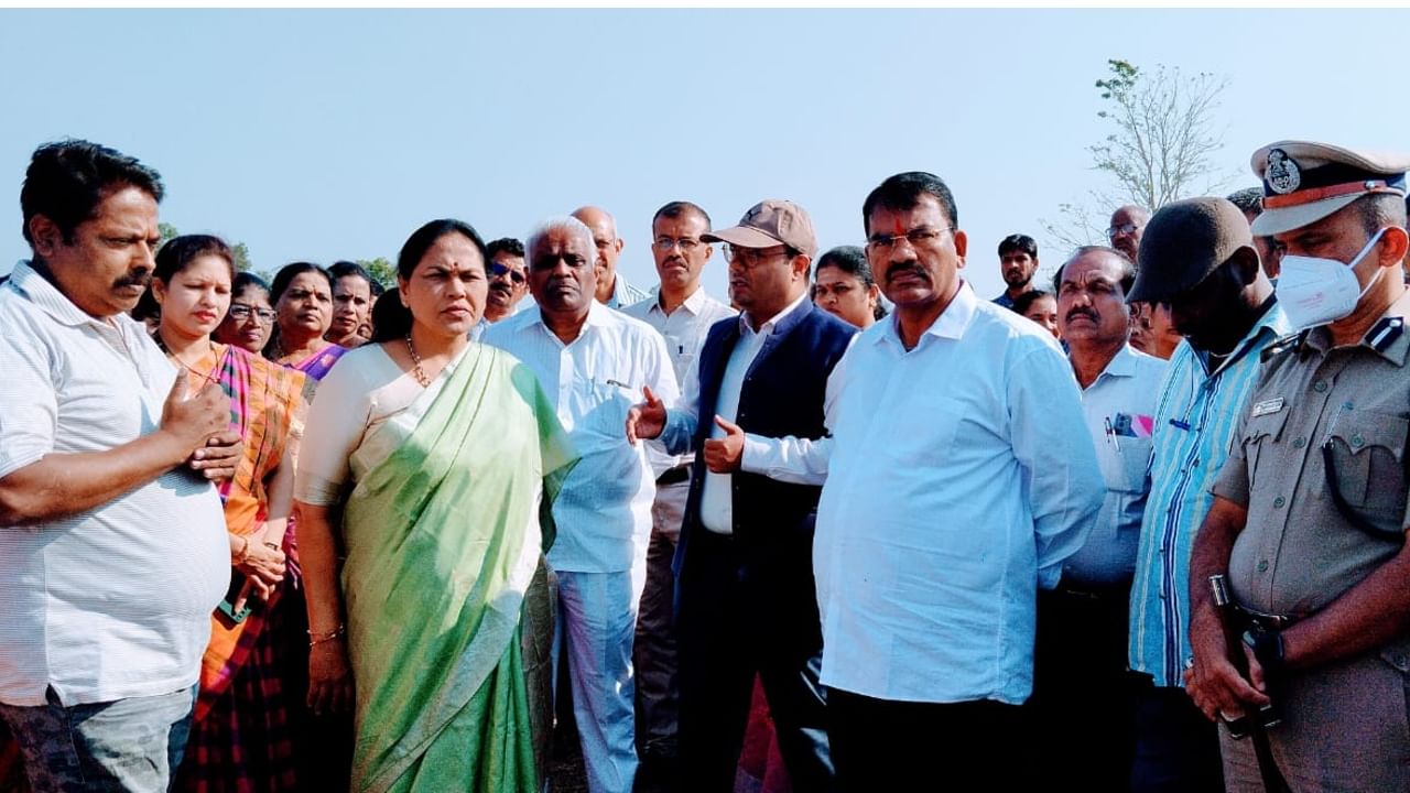 PM Kisan Yojana: ಬೆಳಗಾವಿಯಲ್ಲಿ ಪ್ರಧಾನಿ ಮೋದಿಯಿಂದ ರೈತರ ಖಾತೆಗೆ ಕಿಸಾನ್ ಸಮ್ಮಾನ್ ನಿಧಿ 13ನೇ ಕಂತು ವಿತರಣೆ: ಸಚಿವೆ ಶೋಭಾ ಕರಂದ್ಲಾಜೆ ಪ್ರಕಟ PM Kisan Yojana: ಬೆಳಗಾವಿಯಲ್ಲಿ ಪ್ರಧಾನಿ ಮೋದಿಯಿಂದ ರೈತರ ಖಾತೆಗೆ ಕಿಸಾನ್ ಸಮ್ಮಾನ್ ನಿಧಿ 13ನೇ ಕಂತು ವಿತರಣೆ: ಸಚಿವೆ ಶೋಭಾ ಕರಂದ್ಲಾಜೆ ಪ್ರಕಟ
