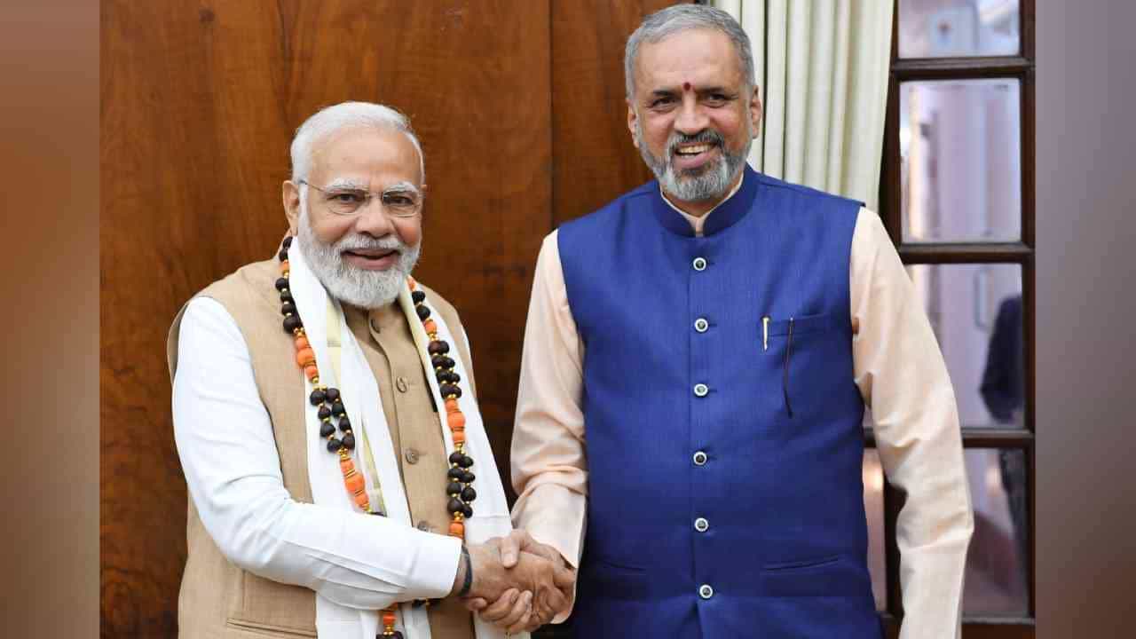 ಚುನಾವಣೆ ಹೊಸ್ತಿಲಲ್ಲೇ ಮೋದಿಯನ್ನು ಭೇಟಿಯಾದ ಸ್ಪೀಕರ್ ಕಾಗೇರಿ: ರಾಜ್ಯ ಬಿಜೆಪಿಯಲ್ಲಿ ಸಂಚಲನ ಚುನಾವಣೆ ಹೊಸ್ತಿಲಲ್ಲೇ ಮೋದಿಯನ್ನು ಭೇಟಿಯಾದ ಸ್ಪೀಕರ್ ಕಾಗೇರಿ: ರಾಜ್ಯ ಬಿಜೆಪಿಯಲ್ಲಿ ಸಂಚಲನ