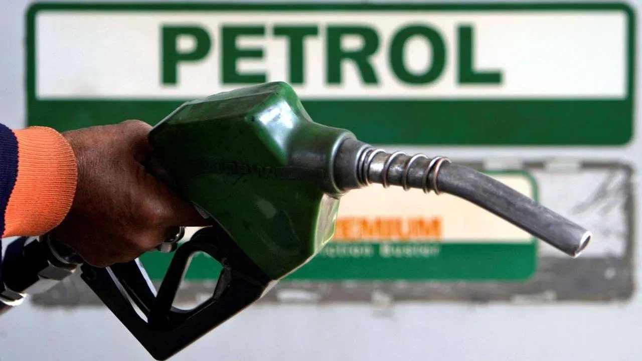 Petrol Price Today: ಬೆಂಗಳೂರು ಸೇರಿ ದೇಶದ ಪ್ರಮುಖ ನಗರಗಳಲ್ಲಿ ಫೆ.23 ರಂದು ಪೆಟ್ರೋಲ್, ಡೀಸೆಲ್ ದರ ಎಷ್ಟಿದೆ, ವಿವರ ಇಲ್ಲಿದೆ