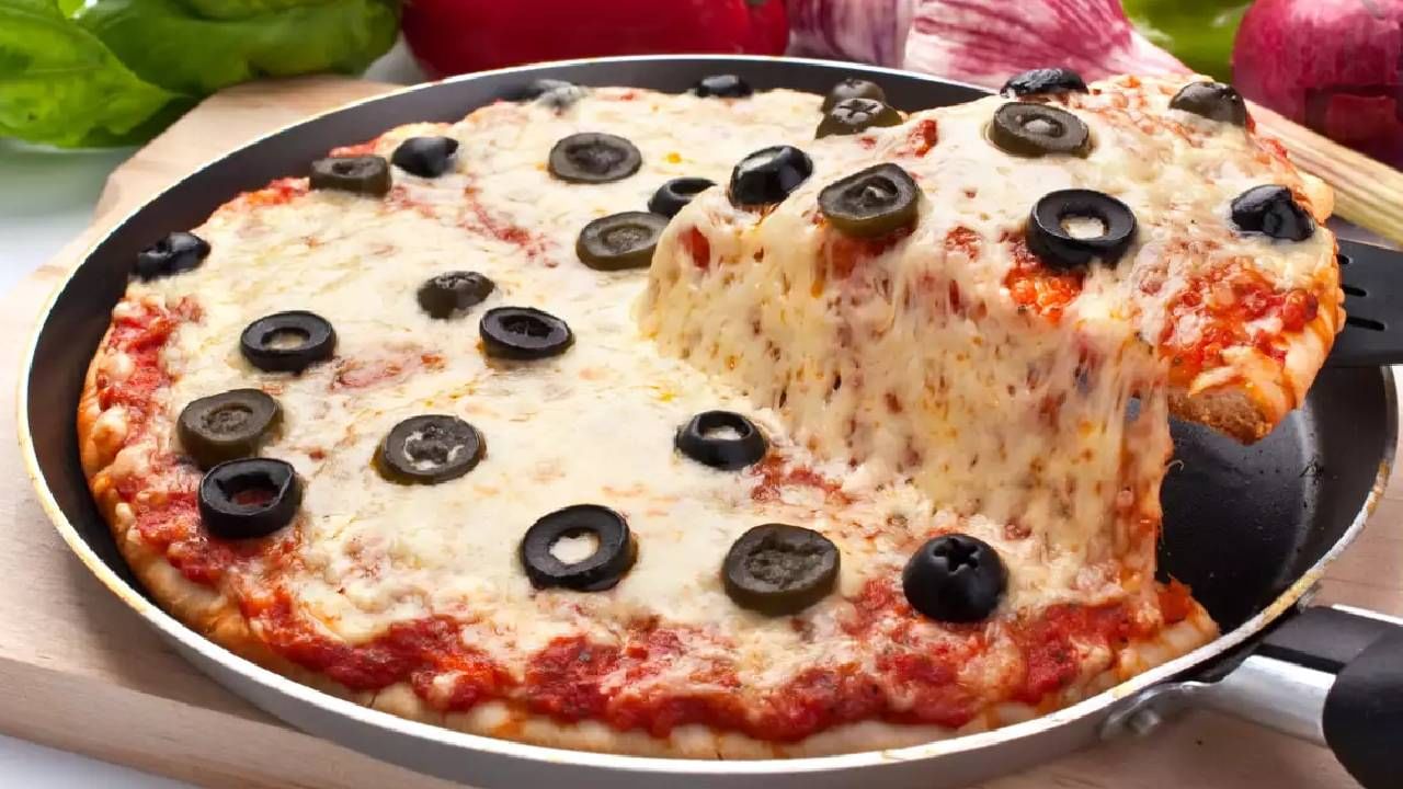 National Pizza Day 2023: ಸುಲಭವಾಗಿ ಓವನ್​​ ಇಲ್ಲದೆ ಪಿಜ್ಜಾ ತಯಾರಿಸಿ, ರೆಸಿಪಿ ಇಲ್ಲಿದೆ