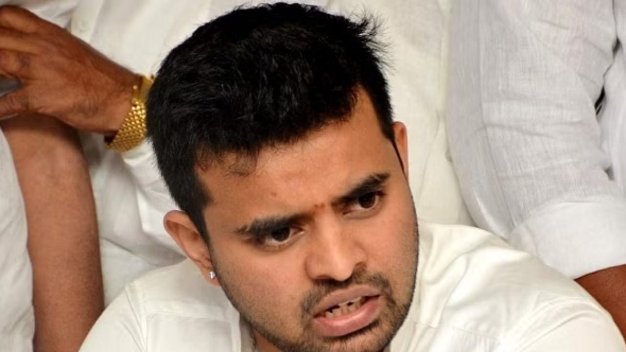 ಅರಸೀಕೆರೆಯಲ್ಲಿ ಮತ್ತೆ JDS ಗೆಲ್ಲುವವರೆಗೂ ನಿದ್ದೆ ಮಾಡಲ್ಲ: ಸಂಸದ ಪ್ರಜ್ವಲ್ ರೇವಣ್ಣ ಶಪಥ ಅರಸೀಕೆರೆಯಲ್ಲಿ ಮತ್ತೆ JDS ಗೆಲ್ಲುವವರೆಗೂ ನಿದ್ದೆ ಮಾಡಲ್ಲ: ಸಂಸದ ಪ್ರಜ್ವಲ್ ರೇವಣ್ಣ ಶಪಥ