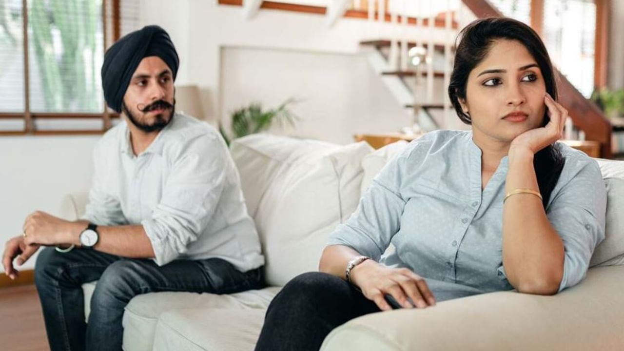 Marital Relationships: ವೈವಾಹಿಕ ಸಂಬಂಧದಲ್ಲಿ ಎದುರಾಗುವ ಸಮಸ್ಯೆಗಳಿಗೆ ಚಾಣಕ್ಯ ನೀತಿಯಲ್ಲಿ ಇದೇ ಪರಿಹಾರ! Marital Relationships: ವೈವಾಹಿಕ ಸಂಬಂಧದಲ್ಲಿ ಎದುರಾಗುವ ಸಮಸ್ಯೆಗಳಿಗೆ ಚಾಣಕ್ಯ ನೀತಿಯಲ್ಲಿ ಇದೇ ಪರಿಹಾರ!