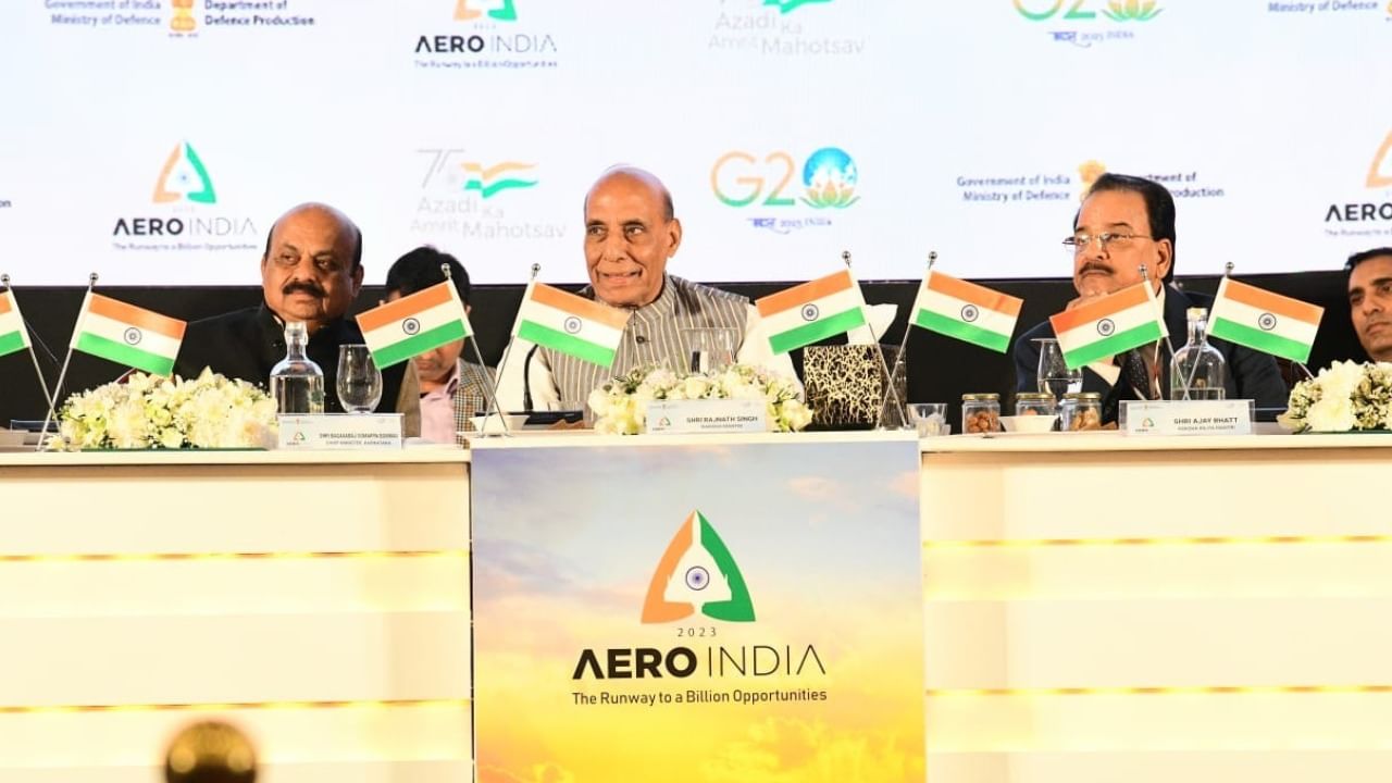 Aero India 2023: ದೇಶೀಯ ಉತ್ಪಾದನೆ, ಕೌಶಲ್ಯಗಳ ಪ್ರದರ್ಶನಕ್ಕೆ ಏರೋ ಇಂಡಿಯಾ ಉತ್ತಮ ವೇದಿಕೆ- ರಾಜನಾಥ್​ ಸಿಂಗ್​