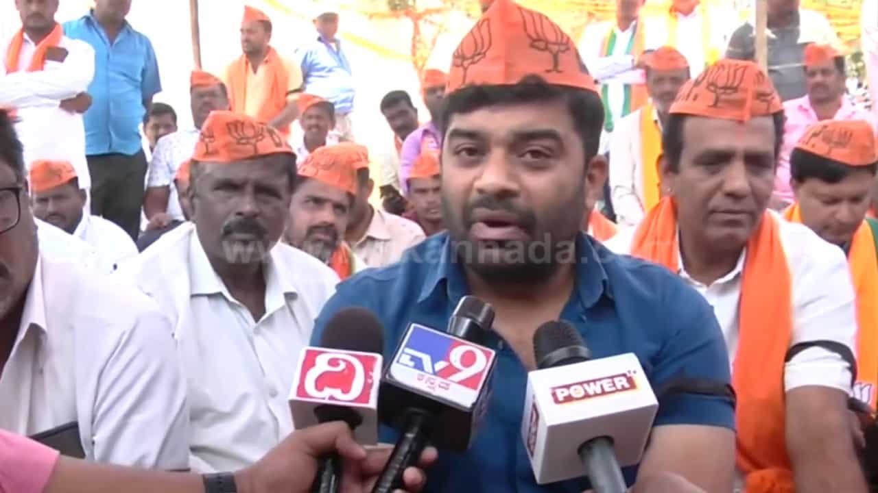 ರಾಮನಗರ ಬಿಜೆಪಿಯಲ್ಲಿ ಭುಗಿಲೆದ್ದ ಅಸಮಾಧಾನ: ಉಸ್ತುವಾರಿ ಸಚಿವ ಅಶ್ವತ್ಥ್ ನಾರಾಯಣ ವಿರುದ್ಧ ಕಾರ್ಯಕರ್ತರ ಪ್ರತಿಭಟನೆ ರಾಮನಗರ ಬಿಜೆಪಿಯಲ್ಲಿ ಭುಗಿಲೆದ್ದ ಅಸಮಾಧಾನ: ಉಸ್ತುವಾರಿ ಸಚಿವ ಅಶ್ವತ್ಥ್ ನಾರಾಯಣ ವಿರುದ್ಧ ಕಾರ್ಯಕರ್ತರ ಪ್ರತಿಭಟನೆ