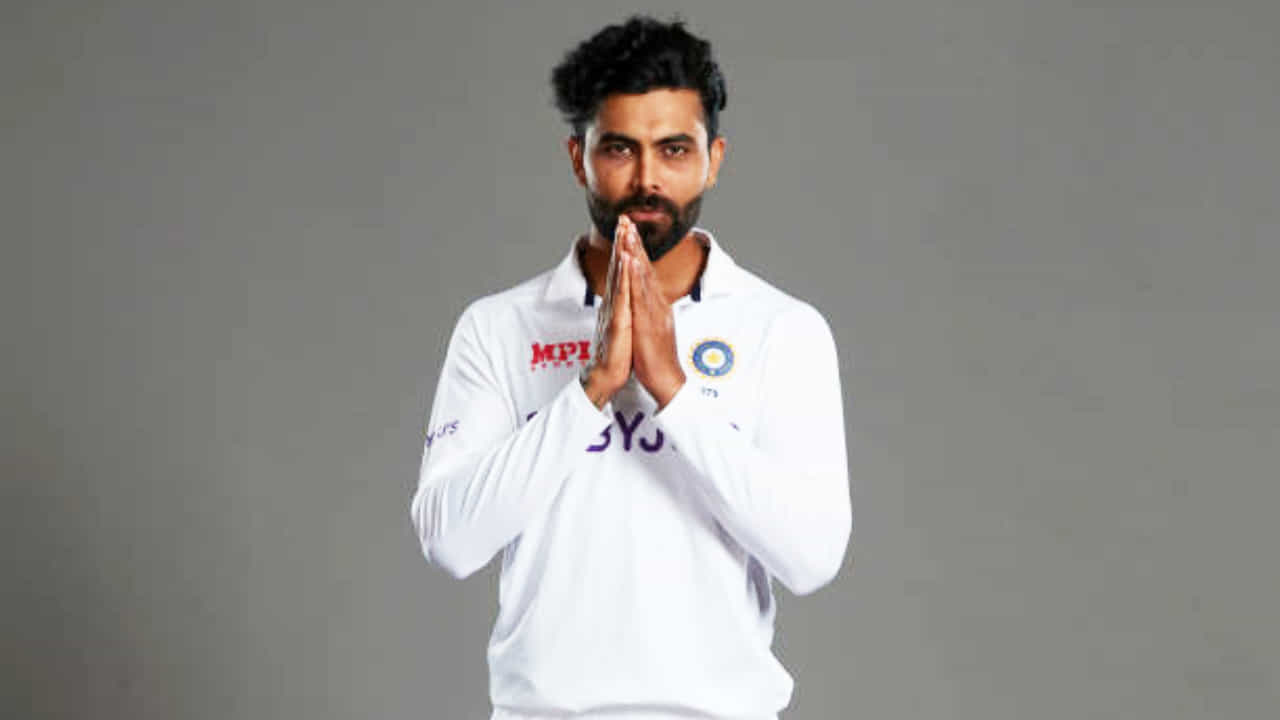 Ravindra Jadeja: ಸರ್ ಎಂದು ಕರೆಯಬೇಡಿ, ಬಾಪು ಅನ್ನಿ ಸಾಕು: ರವೀಂದ್ರ ಜಡೇಜಾ Ravindra Jadeja: ಸರ್ ಎಂದು ಕರೆಯಬೇಡಿ, ಬಾಪು ಅನ್ನಿ ಸಾಕು: ರವೀಂದ್ರ ಜಡೇಜಾ