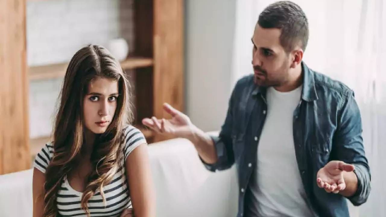 Relationship Tips: ನಿಮ್ಮ ರಿಲೇಷನ್ಶಿಪ್ನಲ್ಲಿ ಇಂತಹ ಅಭ್ಯಾಸಗಳು ಕಂಡುಬಂದರೆ ತಕ್ಷಣ ಸಂಬಂಧಕ್ಕೆ ಬ್ರೇಕ್ ಹಾಕಿ Relationship Tips: ನಿಮ್ಮ ರಿಲೇಷನ್ಶಿಪ್ನಲ್ಲಿ ಇಂತಹ ಅಭ್ಯಾಸಗಳು ಕಂಡುಬಂದರೆ ತಕ್ಷಣ ಸಂಬಂಧಕ್ಕೆ ಬ್ರೇಕ್ ಹಾಕಿ