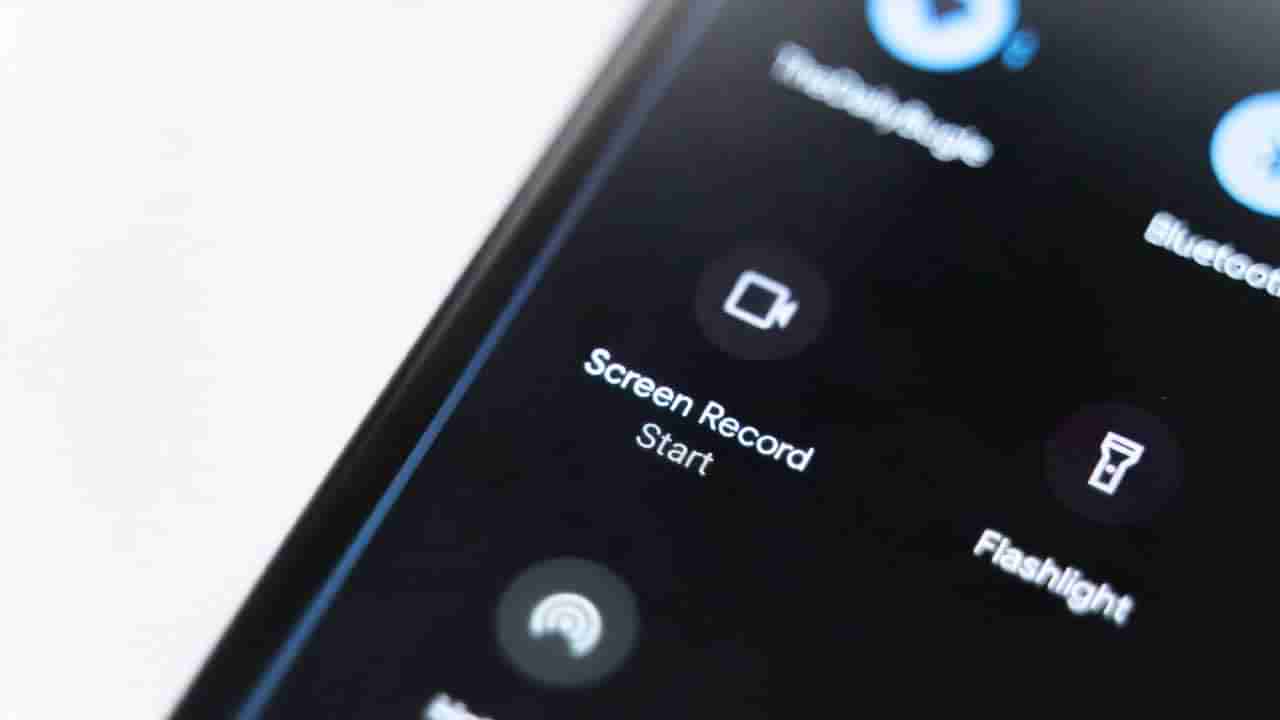 Tech Tips: ಸ್ಮಾರ್ಟ್​ಫೋನ್​ನಲ್ಲಿ ಸ್ಕ್ರೀನ್ ರೆಕಾರ್ಡ್ ಮಾಡುವ ಟ್ರಿಕ್ ಗೊತ್ತಾ?: ಇಲ್ಲಿದೆ ನೋಡಿ