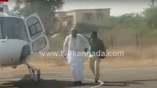 Prajadhvani Yatre: ವೇದಿಕೆಯ ಮೇಲಿದ್ದ ಸಿದ್ದರಾಮಯ್ಯನವರಲ್ಲಿಗೆ ತನ್ನ ಪುಟ್ಟ ಮಗುವನ್ನು ಒಯ್ದ ಅಭಿಮಾನಿಯೊಬ್ಬ ಮಗನಿಗೆ ಸಿದ್ದರಾಮಯ್ಯ ಹೆಸರಿಟ್ಟಿದ್ದೇನೆ ಅಂದ!