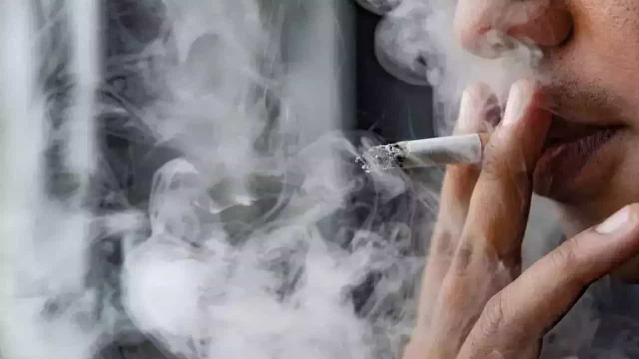 SmokeMon: ಸಿಗರೇಟ್ ಪ್ರಿಯರ ಪ್ರತಿಹಂತವನ್ನು ಟ್ರ್ಯಾಕ್ ಮಾಡುತ್ತದೆ ಸ್ಮಾರ್ಟ್ ನೆಕ್ಲೇಸ್, ಧೂಮಪಾನದಿಂದ ದೂರ ಉಳಿಯಲು ಇದು ಉತ್ತಮ ಸಾಧನ SmokeMon: ಸಿಗರೇಟ್ ಪ್ರಿಯರ ಪ್ರತಿಹಂತವನ್ನು ಟ್ರ್ಯಾಕ್ ಮಾಡುತ್ತದೆ ಸ್ಮಾರ್ಟ್ ನೆಕ್ಲೇಸ್, ಧೂಮಪಾನದಿಂದ ದೂರ ಉಳಿಯಲು ಇದು ಉತ್ತಮ ಸಾಧನ