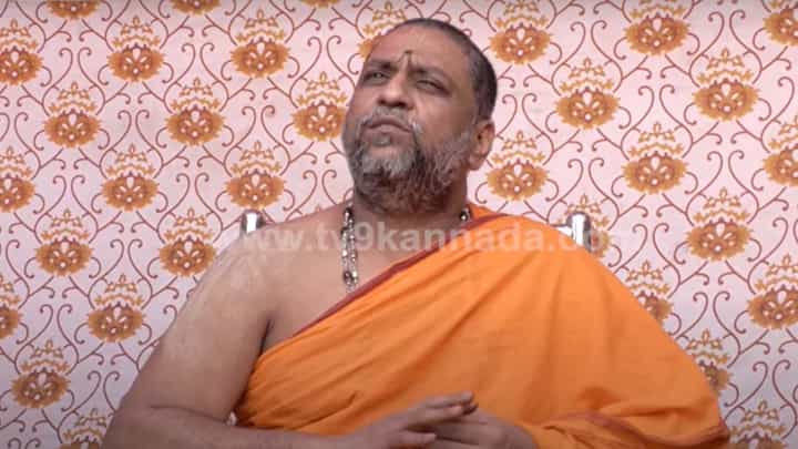 ಹಿಂದೂ ಆಗಿದ್ದರೂ ಹಿಂದುತ್ವದ ವಿರೋಧಿ ಅಂತ ಸಿದ್ದರಾಮಯ್ಯ ಹೇಳುವುದು ಅರ್ಥಹೀನ: ಮಂತ್ರಾಲಯ ಸ್ವಾಮೀಜಿ ಹಿಂದೂ ಆಗಿದ್ದರೂ ಹಿಂದುತ್ವದ ವಿರೋಧಿ ಅಂತ ಸಿದ್ದರಾಮಯ್ಯ ಹೇಳುವುದು ಅರ್ಥಹೀನ: ಮಂತ್ರಾಲಯ ಸ್ವಾಮೀಜಿ