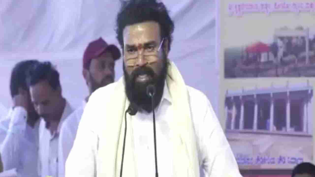 ಪ್ರಧಾನಿ ಮೋದಿ ರಾಜ್ಯಕ್ಕೆ ಬಂದಾಗಲೇಲ್ಲ ಕಾಂಗ್ರೆಸ್ಸಿಗರಿಗೆ ಚಳಿಜ್ವರ: ಸಚಿವ ಶ್ರೀರಾಮುಲು ವ್ಯಂಗ್ಯ