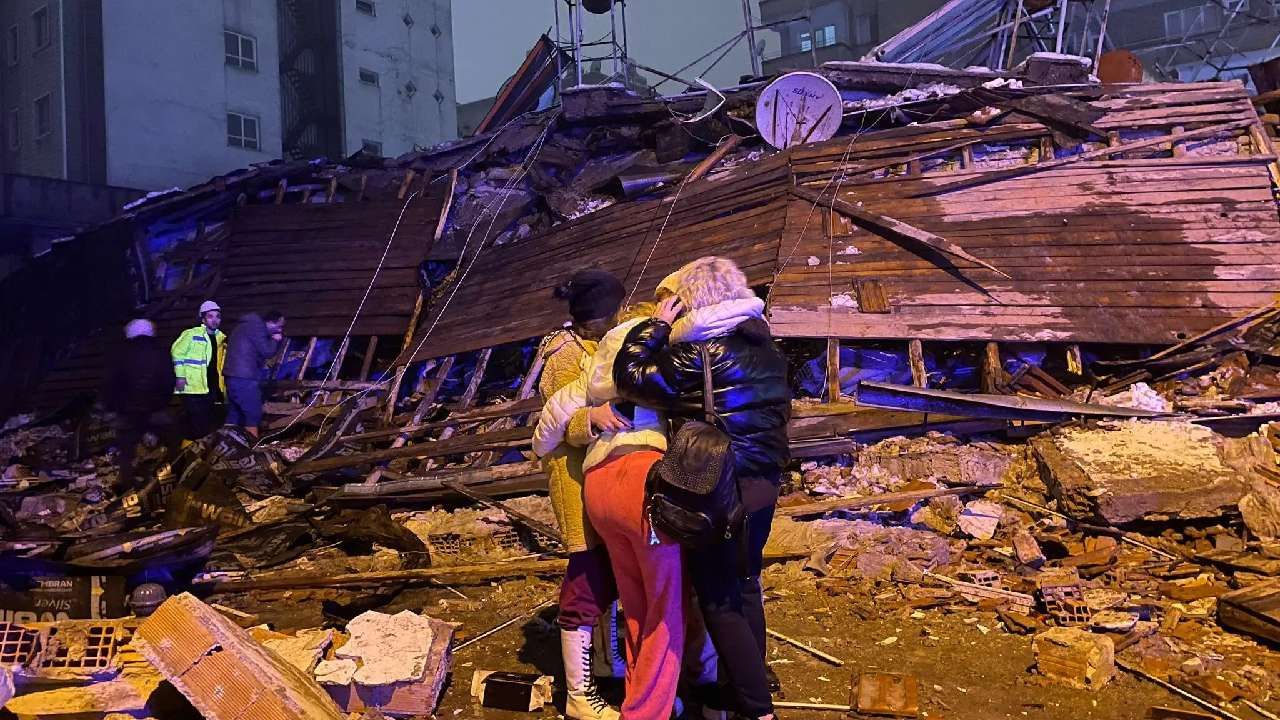 Turkey and Syria earthquake More than 1,900 deaths Here are the earthquake photos
