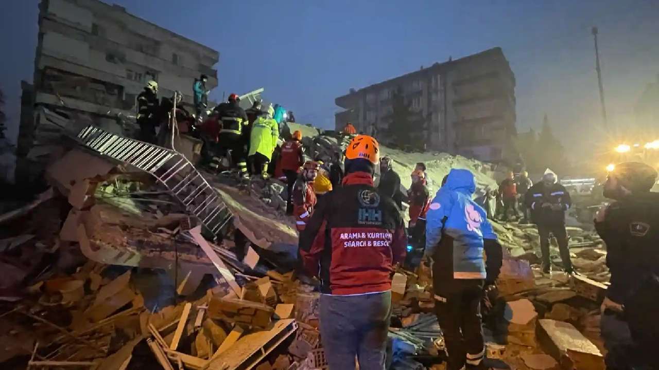 Turkey and Syria earthquake More than 1,900 deaths Here are the earthquake photos
