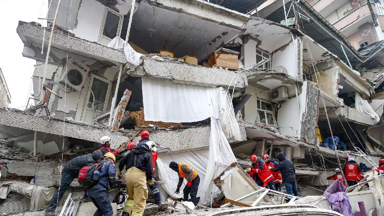 Turkey and Syria earthquake More than 1,900 deaths Here are the earthquake photos
