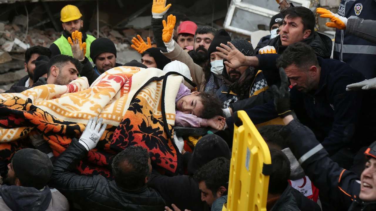 Turkey and Syria earthquake More than 1,900 deaths Here are the earthquake photos