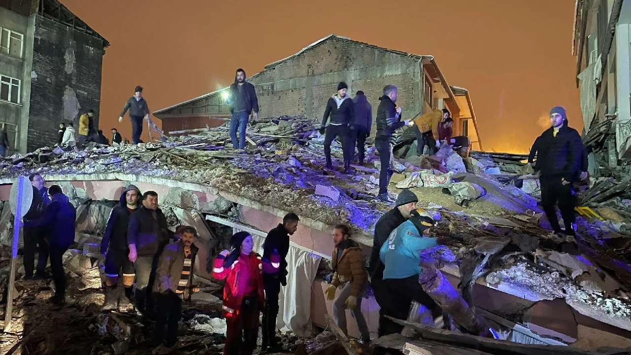 Turkey and Syria earthquake More than 1,900 deaths Here are the earthquake photos
