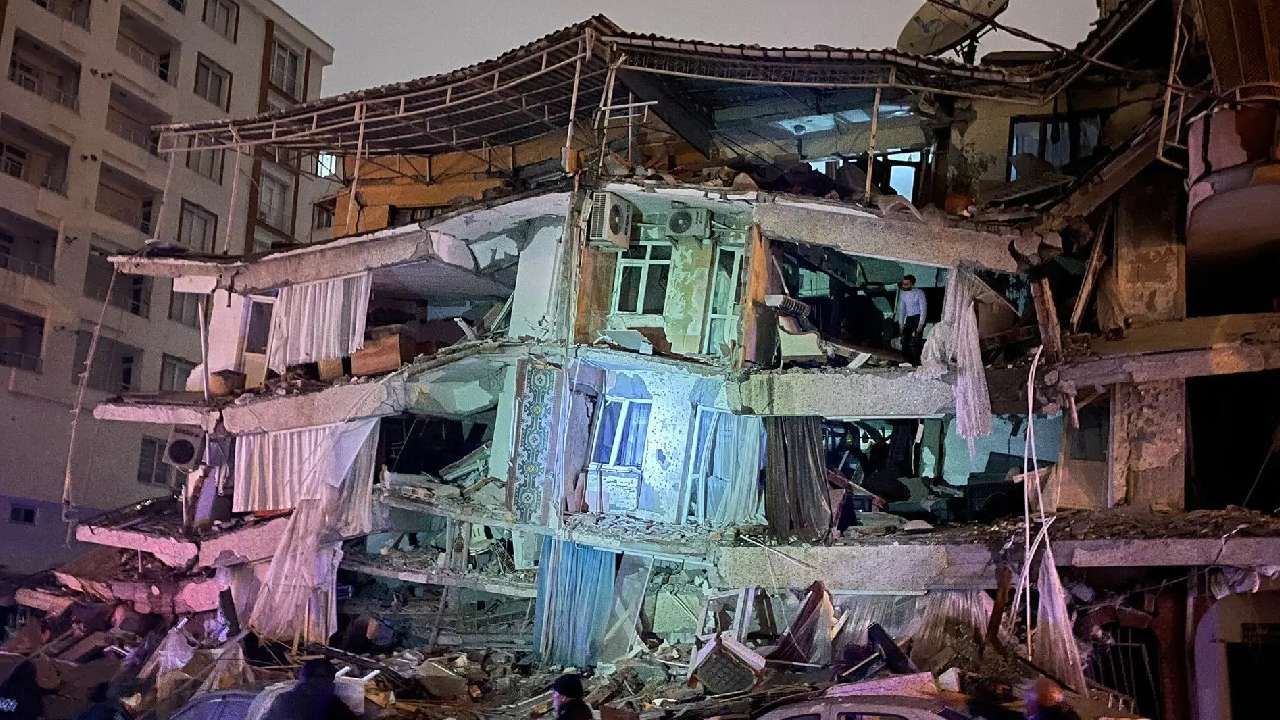 Turkey and Syria earthquake More than 1,900 deaths Here are the earthquake photos
